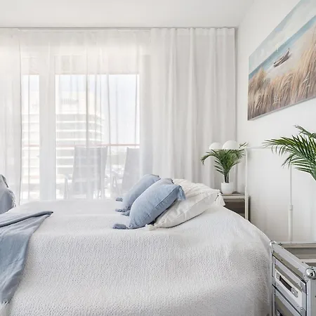 - Luksusowy, Dwupoziomowy Penthouse Z Widokiem Na Morze דירה *